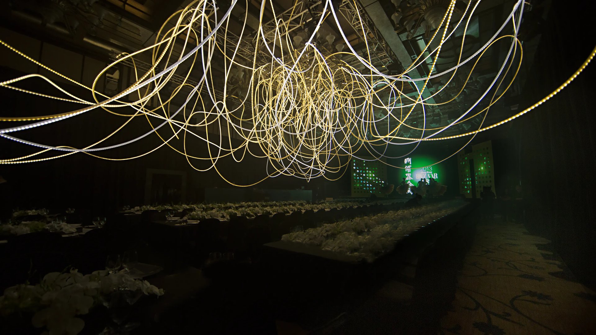 Grimanesa Amoros GOLDEN CONNECTION light installation