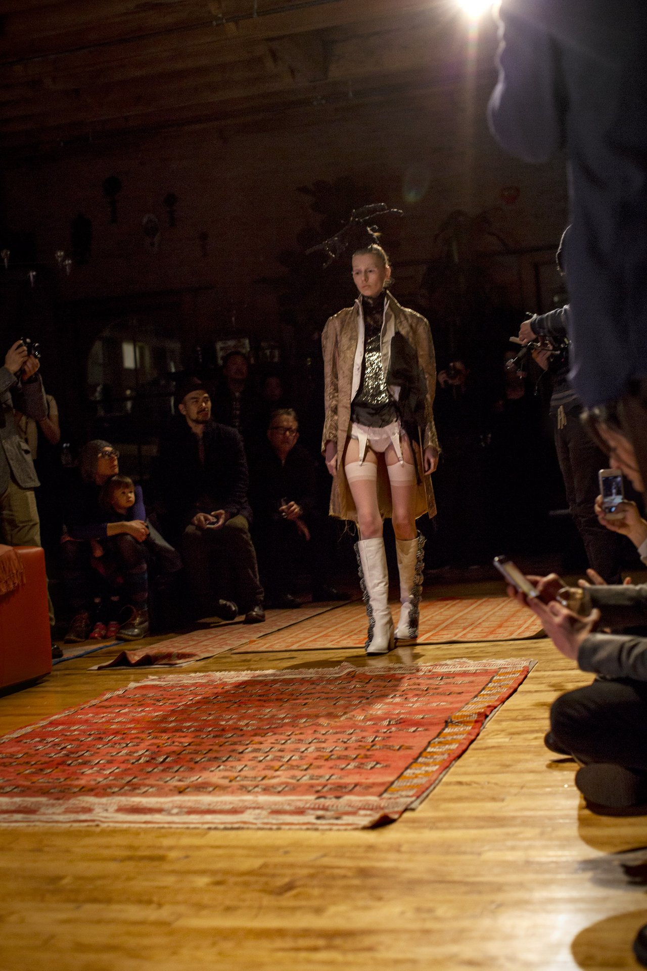 Grimanesa Amorós ONKOCHISHIN, a fashion show collaboration with Japanese fashion designer Akiko Elizabeth Maie of AKIKO ELIZABETH MAIE, inspired by the work of Grimanesa Amorós and the theme of 温故知新 — discovering new horizons by researching the past. New York, 2014.