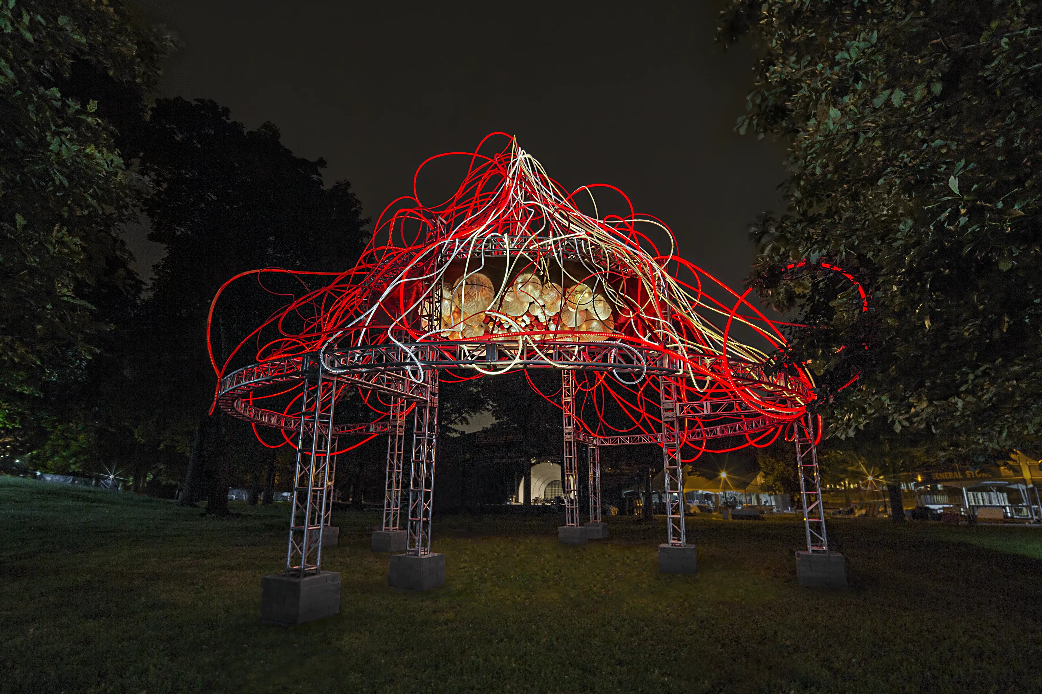 Grimanesa Amoros HEDERA light installation on the ILUMINET article