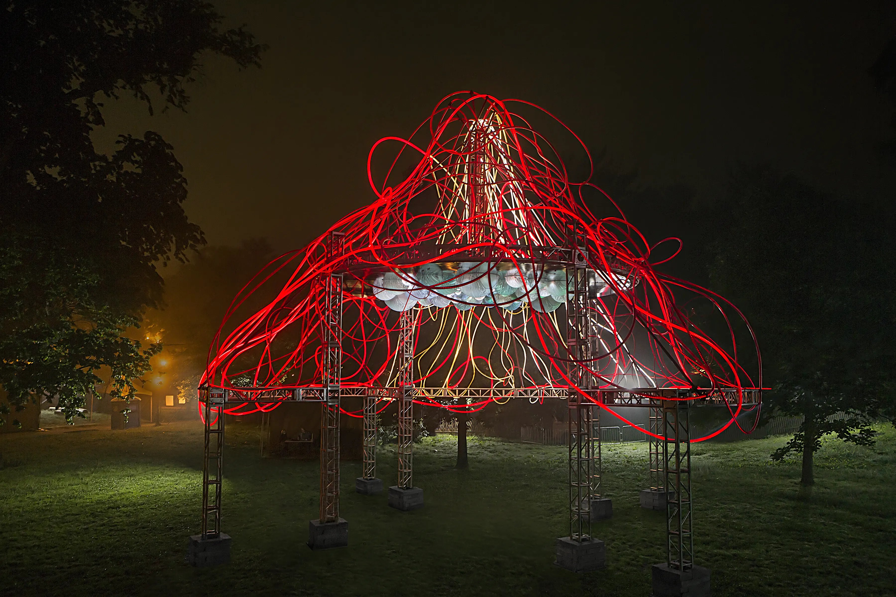Grimanesa Amoros HEDERA light installation on the ILUMINET article