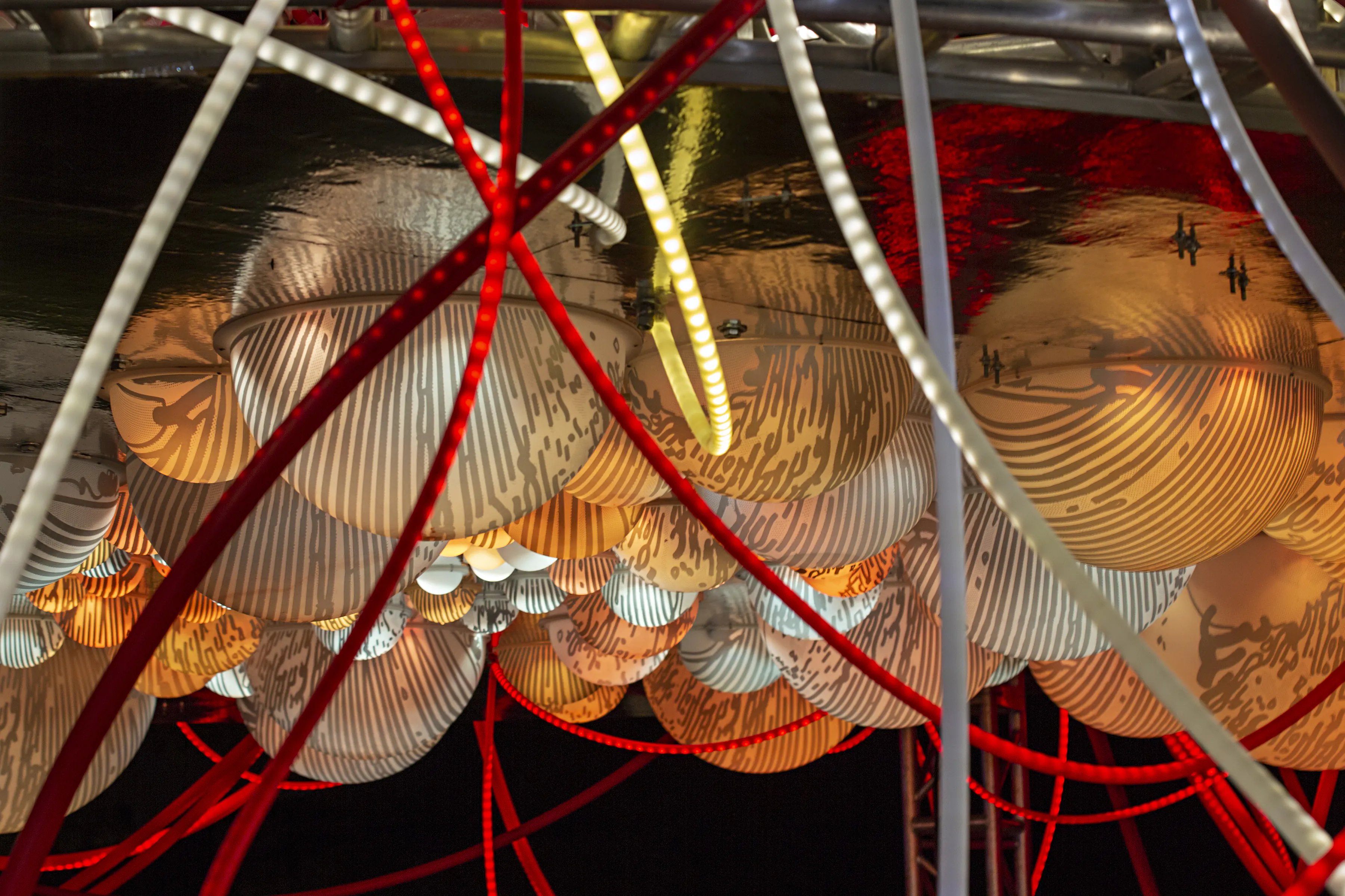 Grimanesa Amoros HEDERA light installation on the ILUMINET article