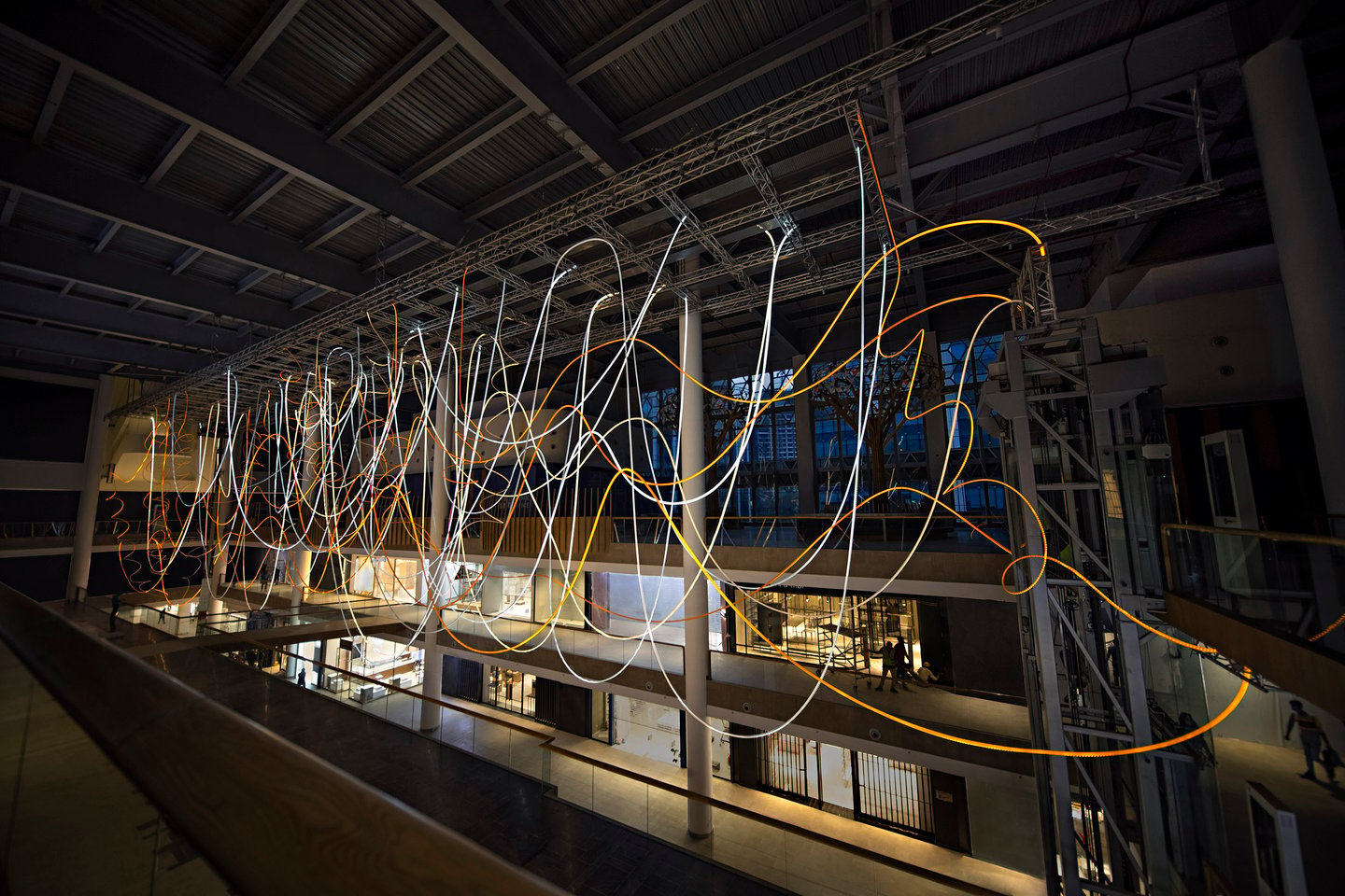 Light sculpture GOLDEN ARRAY by Grimanesa Amoros