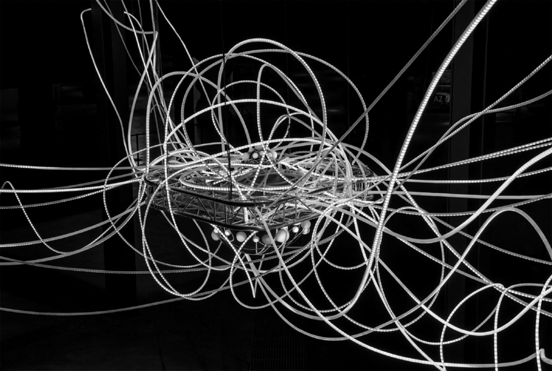 Light sculpture SCIENTIA by Grimanesa Amoros in grayscale